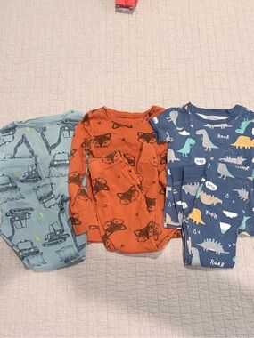 Old Navy & Carter’s Boys Pajama Bundle 4T – Dino, Fox & Construction Sets